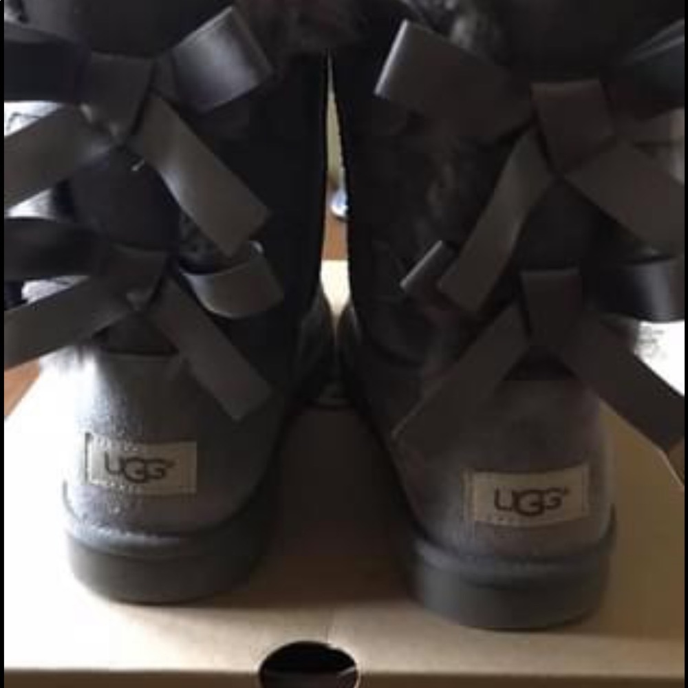Ugg Bailey Bow - image 2